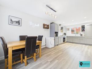 Kitchen/Diner- click for photo gallery